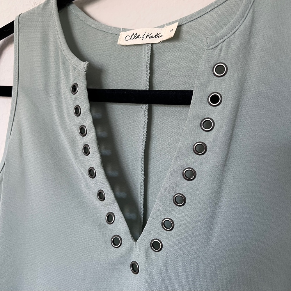 Chloe & Katie Womens Sleeveless Blouse Green Size Small Casual Layering Workwear - Picture 2 of 5